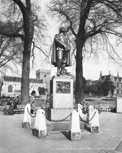 John Bunyan Statue, Bedford in Bedfordshire c1950s