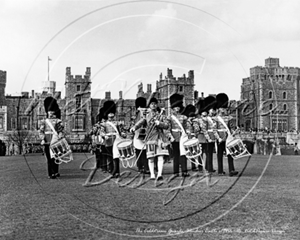 Picture of Berks - Windsor, Coldstream Guards c1940s - N1367