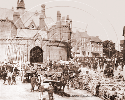 Picture of Berks - Wokingham, Market Day c1880s - N1411