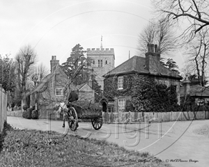 Picture of Bucks - Chalfont, St Peters Road c1930s - N708
