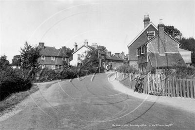 Picture of Kent - Brenchley, The Walnut Tree Pub - N2506