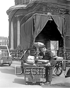 Picture of London Life - City of London Deliveryman 1930s - N495