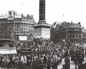 Picture of London - VE Day Trafalgar Square 1945 - N112