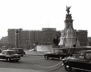 Picture of London - Queen Victoria Memorial c1960s - N103