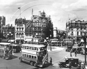 Piccadilly Circus in London c1930s