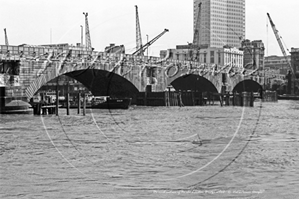 Picture of London - London Bridge Deconstruction - N2286