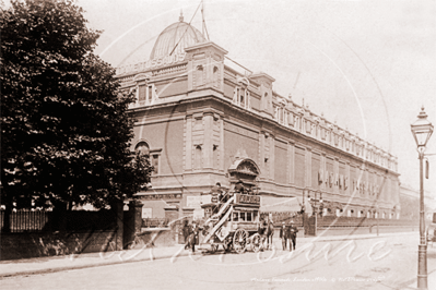 Picture of London - Madame Tussauds c1900s - N2314