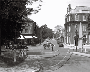 Picture of Surrey - Esher Animated Scene c 1930s - N050