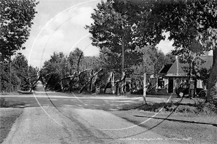 Picture of Berks - Finchampstead, Nine Mile Ride c1930s - N2936