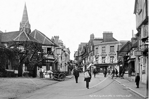 Picture of Hants - Lyndhurst, High Street c1910s - N3183