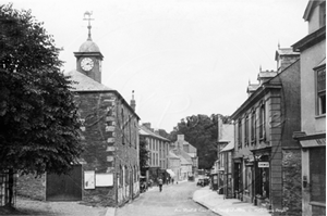 Picture of Cornwall - Camelford, Fore Street and Town Hall c1930s - N3487