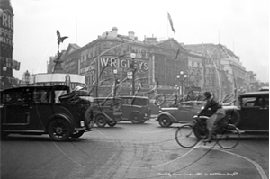 Picture of London - Piccadilly Circus with Coronation Decorations c1937 - N3682
