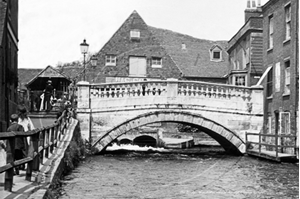 Picture of Hants - Winchester, The Bridge c1900s - N3869
