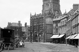 Picture of Worcs - Worcester, City Cathedral and High Street c1930s - N3897