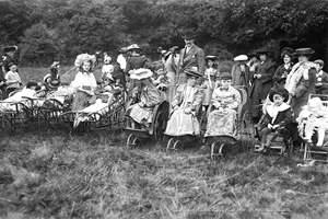 Picture of London Life - Ragged School Picnic c1906 - N210