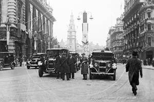 Picture of London - The Strand, Taxi Rank 1930s - N4194