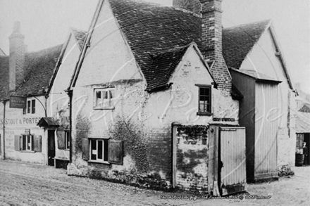 Picture of Berks - Caversham, Church Road, The Griffin Pub c1900s - N4291