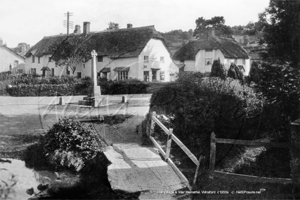 Picture of Somerset - Winsford, The Village and War Memorial c1930s - N4508