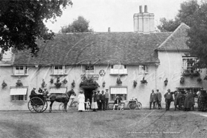 Picture of Berks - Hurst, The Castle Inn c1910s - N4656