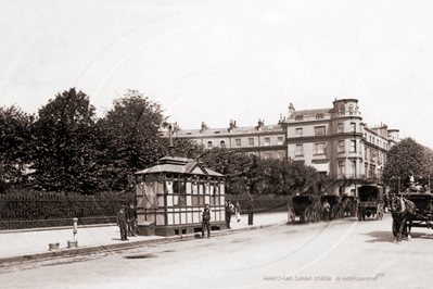 Picture of London, W - Holland Park, Cab Shelter c1900s - N4697