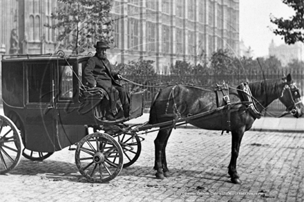 Picture of London - London Life, Four Wheel Growler, Houses of Parliament c1890s - N4741