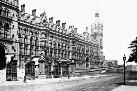 St Pancras Station Hotel, Midland Railway Terminus, Euston Road in Central London c1890s
