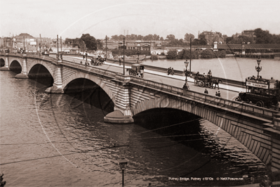 Putney Bridge in London c1910s
