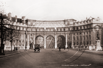 Admiralty Arch in Central London c1910s