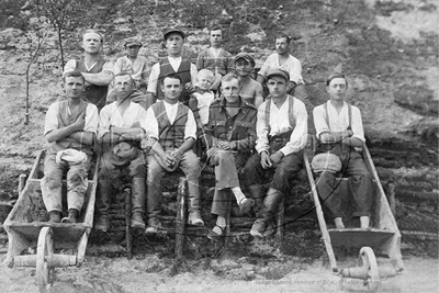 Picture of Yorks - Leeds, Labourers c1920s - N5280