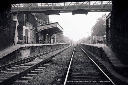 Picture of Berks - Crowthorne, Train Station c1960s - N5324
